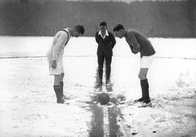 Partido de Fútbol con nieve